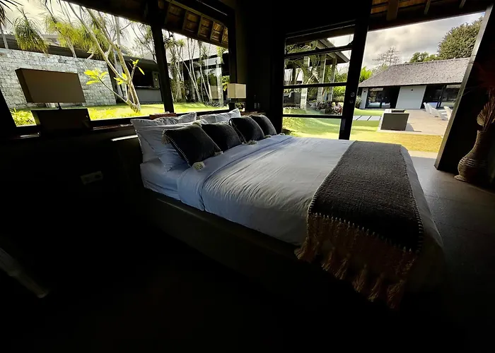 Life Is One Villa Uluwatu