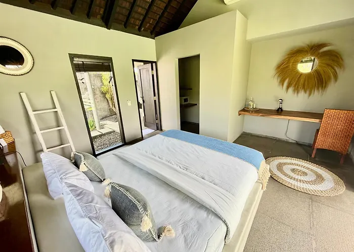 Villa Life Is One *
