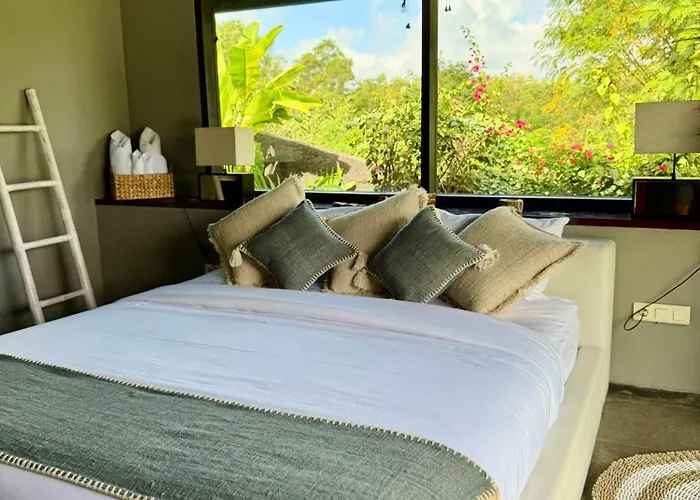 Villa Life Is One *