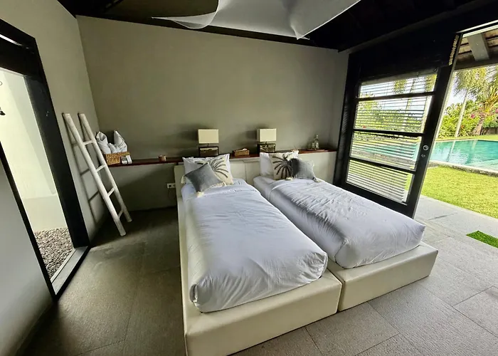Villa Life Is One